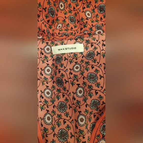 Max Studio Women V Neck Ruffle Cap Sleeves, Floral Blouse Size L. - Picture 8 of 8